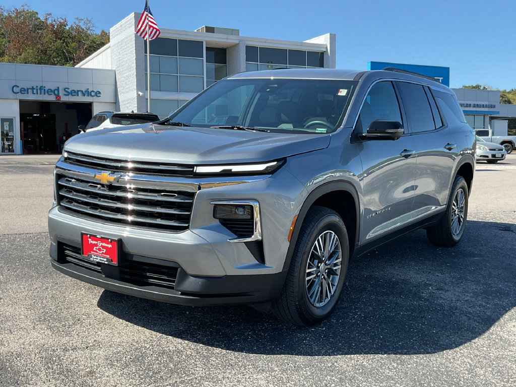 Used 2026 Chevrolet Traverse LT w/ Driver Confidence Package AWD/4WD image 4