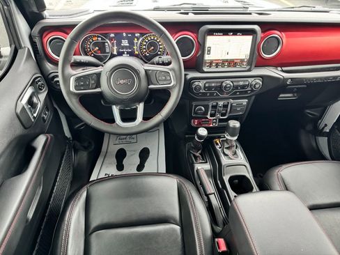 Used 2023 Jeep Wrangler Unlimited Rubicon w/ Cold Weather Group AWD/4WD image 20