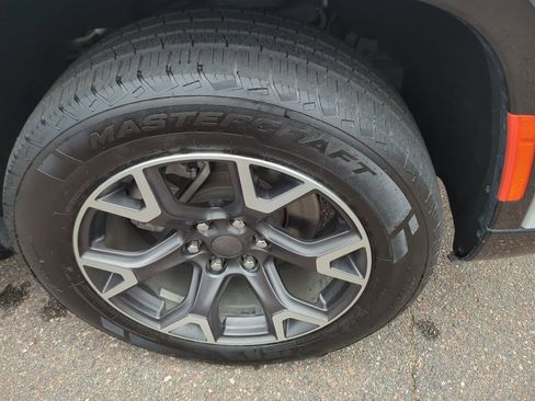 Used 2024 Jeep Wagoneer L Series III w/ Flexible Seating Group image 12