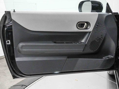 Used 2025 MINI Cooper 2-Door Hardtop image 23