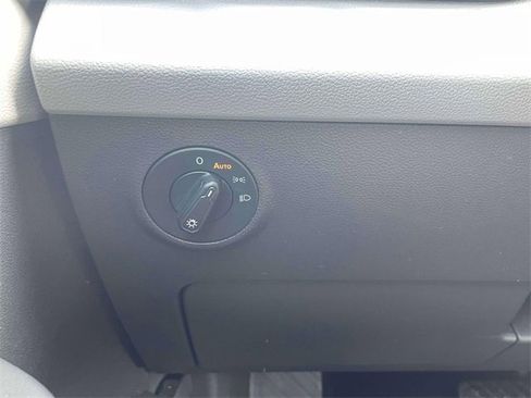 Used 2022 Volkswagen Taos S image 19