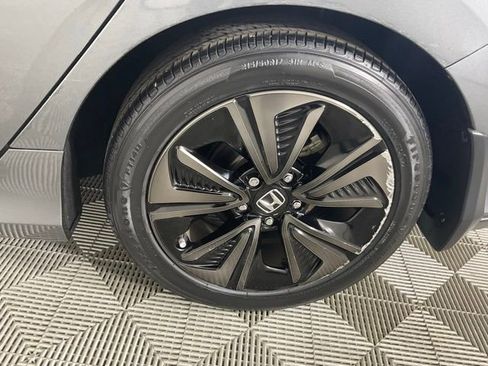 Used 2019 Honda Civic EX image 9