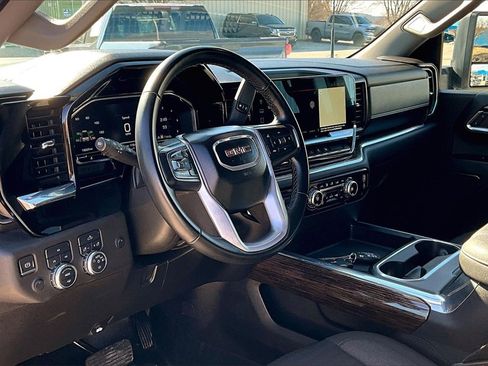 Used 2024 GMC Sierra 2500 SLE w/ SLE Convenience Package image 10