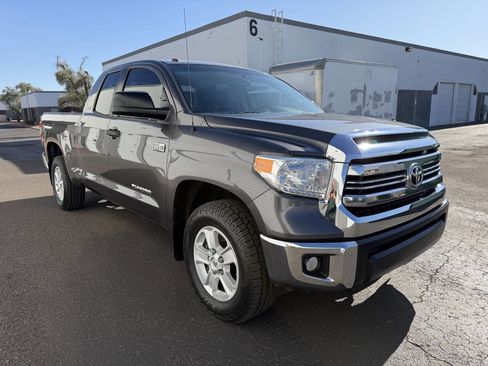 Used 2017 Toyota Tundra SR5 image 4