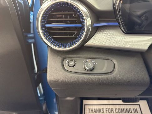 New 2026 Chevrolet Trax LT w/ Sunroof Package image 24