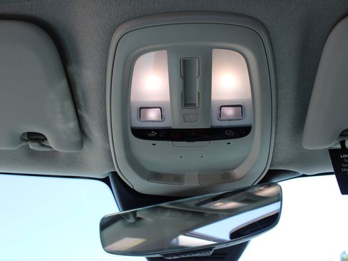 New 2025 Volvo XC40 B5 Plus w/ Protection Package Premier image 19