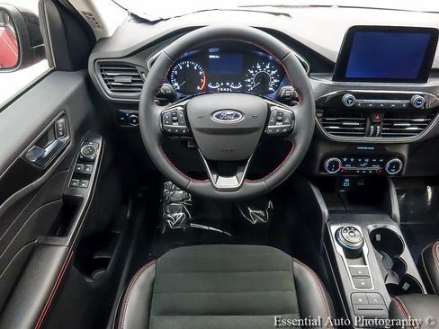 Certified 2022 Ford Escape SEL w/ SEL Stealth AWD Package image 15