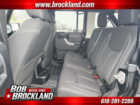 Used 2015 Jeep Wrangler Unlimited Sahara image 12