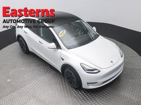 Used 2020 Tesla Model Y Long Range AWD/4WD image 3