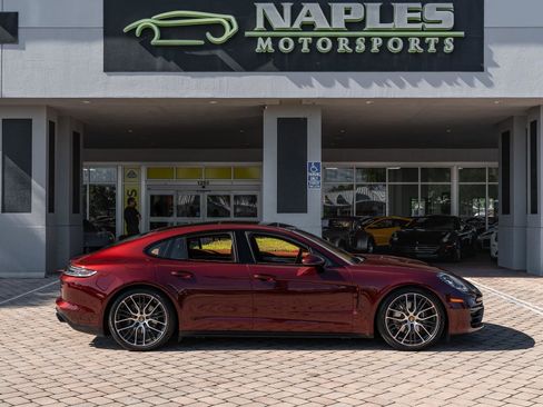 Used 2023 Porsche Panamera 4 image 40