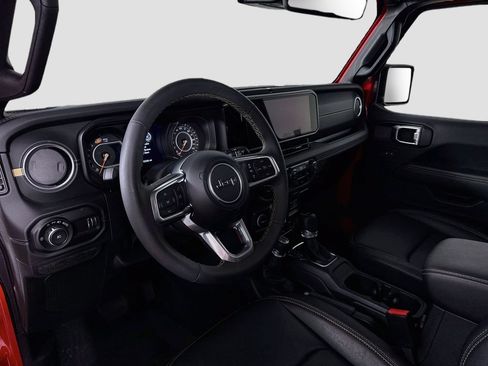 Used 2024 Jeep Wrangler Unlimited Sahara w/ Technology Group AWD/4WD image 9