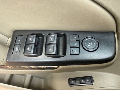 Used 2018 GMC Yukon SLT w/ Premium Edition image 22