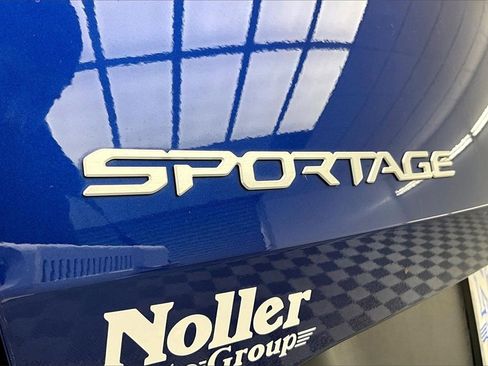 Used 2024 Kia Sportage EX image 8