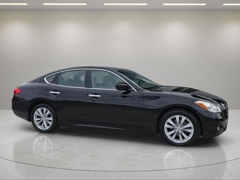 Used 2011 INFINITI M37 w/ Premium Pkg RWD image 7