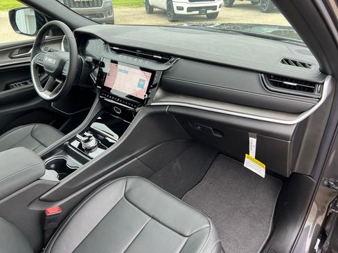New 2026 Jeep Grand Cherokee L Limited AWD/4WD image 7