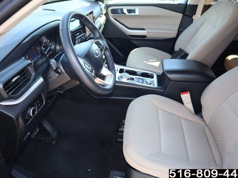 Used 2024 Ford Explorer XLT image 15
