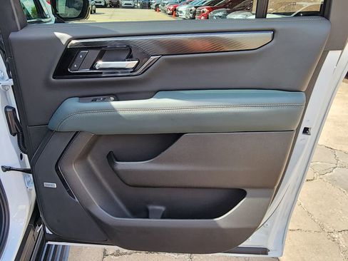 New 2026 GMC Yukon XL AT4 w/ AT4 Premium Plus Package AWD/4WD image 47
