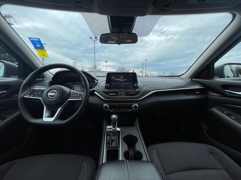 Used 2025 Nissan Altima 2.5 SV image 28