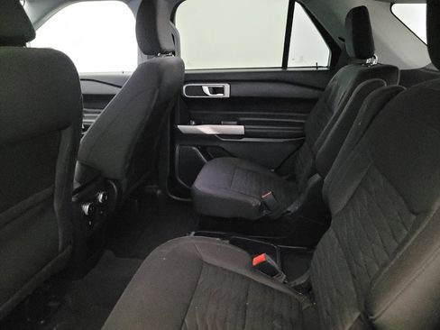 Used 2021 Ford Explorer XLT AWD/4WD image 18