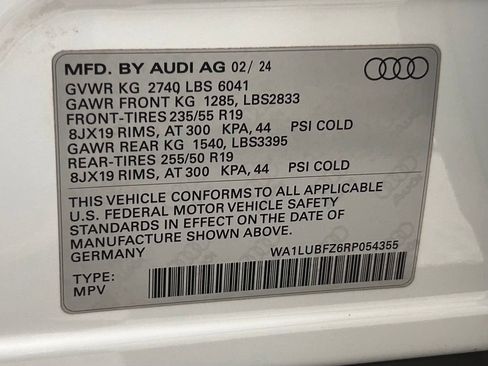 Used 2024 Audi Q4 e-tron Premium Plus w/ Premium Plus AWD/4WD image 24