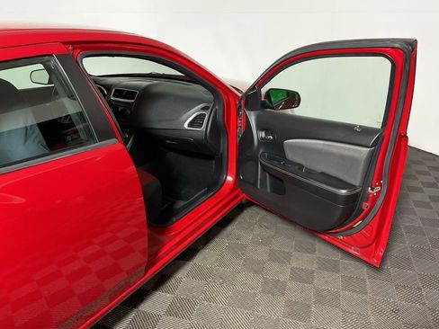Used 2013 Dodge Avenger SE FWD image 29