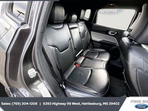 Used 2023 Jeep Compass Limited image 20