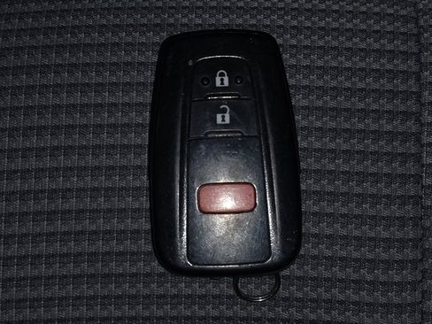 Used 2022 Toyota Highlander L image 32