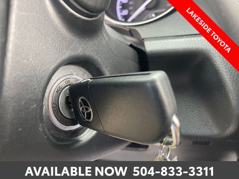 Certified 2022 Toyota Camry SE FWD image 33