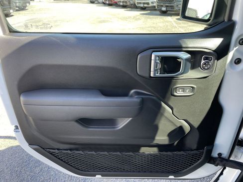 New 2026 Jeep Gladiator Willys image 30