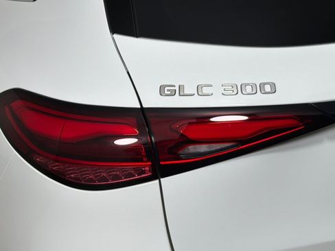 Used 2026 Mercedes-Benz GLC 300 image 26