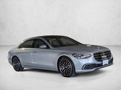 Used 2023 Mercedes-Benz S 580 4MATIC Sedan image 3