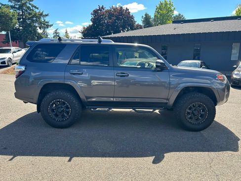 Used 2017 Toyota 4Runner SR5 Premium AWD/4WD image 5