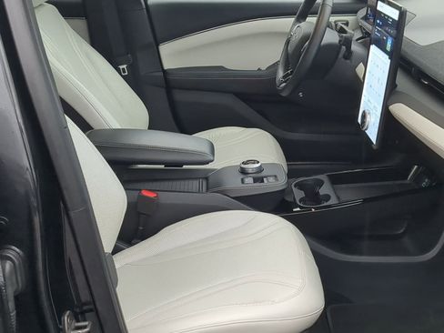 Used 2021 Ford Mustang Mach-E Premium image 26