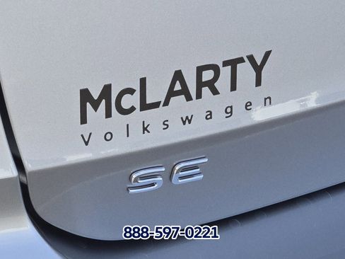 New 2026 Volkswagen Taos SE image 10