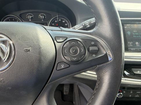 Used 2018 Buick Enclave Essence w/ LPO, Luxury Package FWD image 19