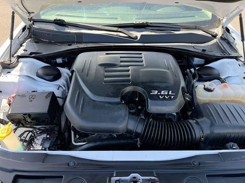 Used 2022 Chrysler 300 Touring w/ Sport Appearance Package RWD image 28