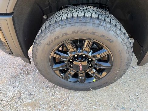 New 2026 GMC Sierra 2500 AT4 w/ AT4 Premium Plus Package image 10