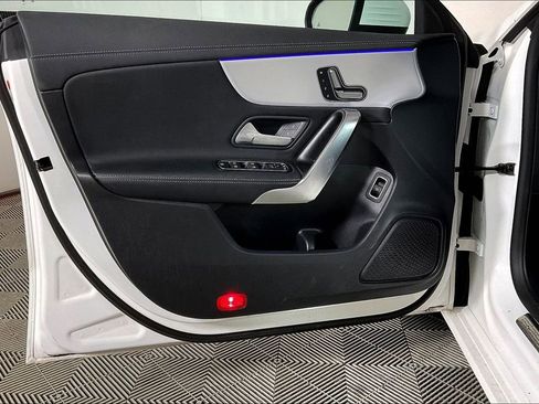 Used 2025 Mercedes-Benz CLA 250 image 22