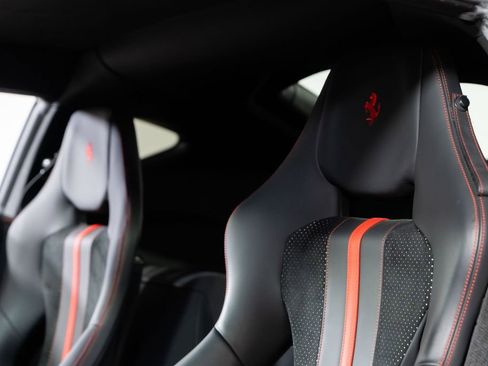 Used 2018 Ferrari 812 Superfast RWD image 41