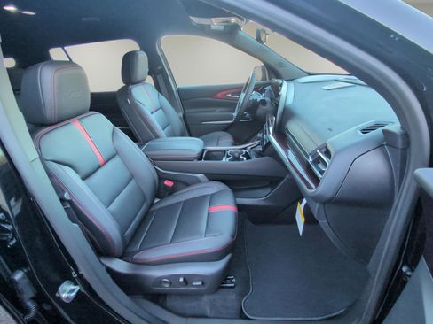 New 2026 Chevrolet Traverse RS image 12