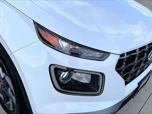 Used 2023 Hyundai Venue SEL image 26