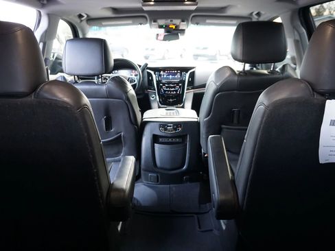 Used 2017 Cadillac Escalade Premium Luxury image 18