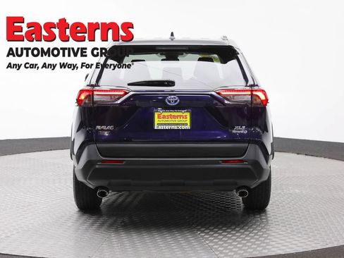 Used 2024 Toyota RAV4 XLE AWD/4WD image 6