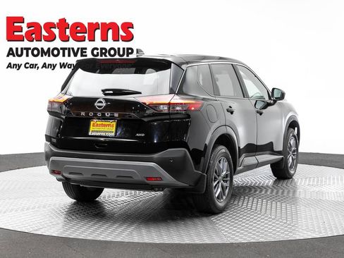 Used 2023 Nissan Rogue S AWD/4WD image 5