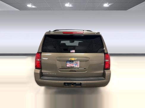 Used 2016 Chevrolet Suburban LT RWD image 9