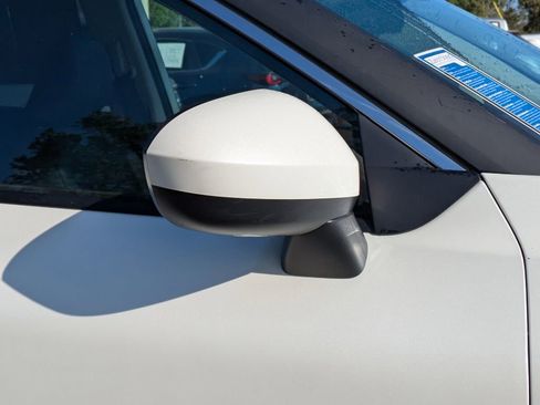 Used 2023 Nissan Rogue SV image 11