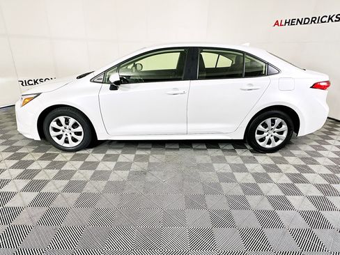 Used 2023 Toyota Corolla LE image 6