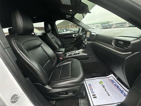 Used 2020 Ford Explorer XLT w/ Equipment Group 202A image 24