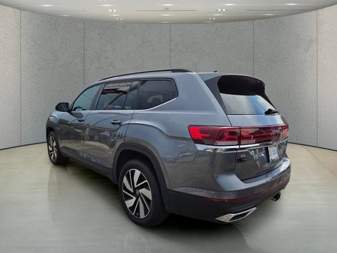 Used 2025 Volkswagen Atlas SE AWD/4WD image 3