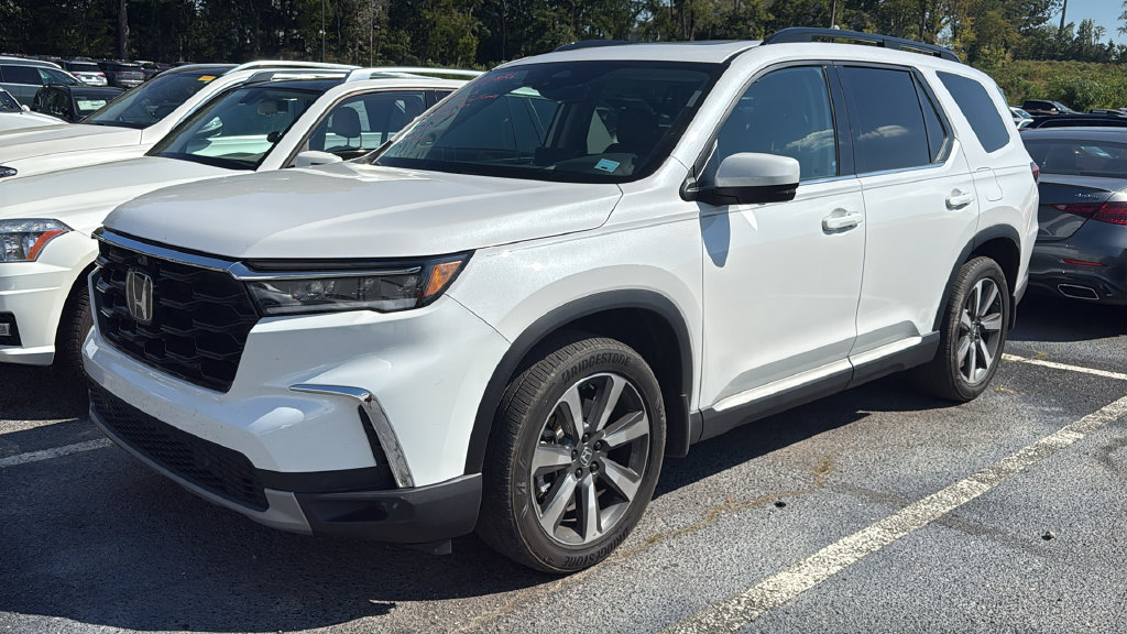 Used 2025 Honda Pilot Elite image 2